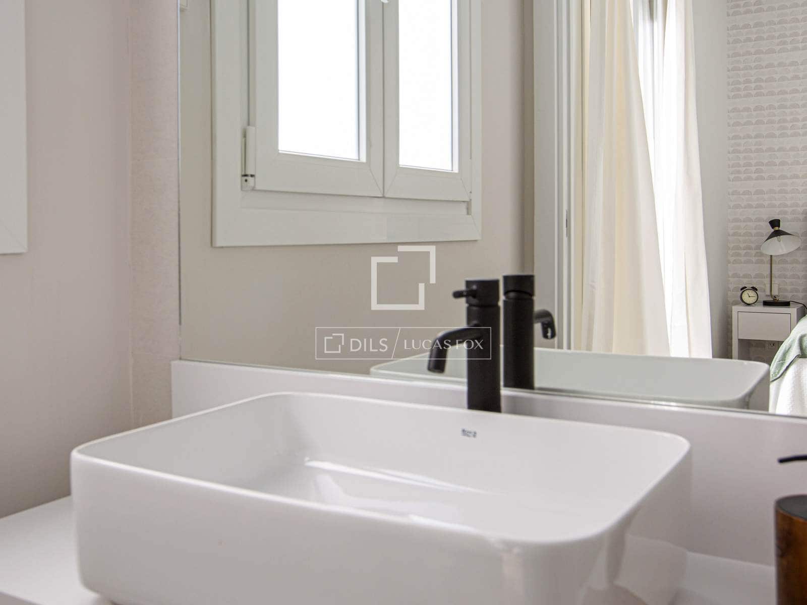 2 slaapkamer Appartement te huur in Madrid stad - € 3.400 (Ref: 9848400)
