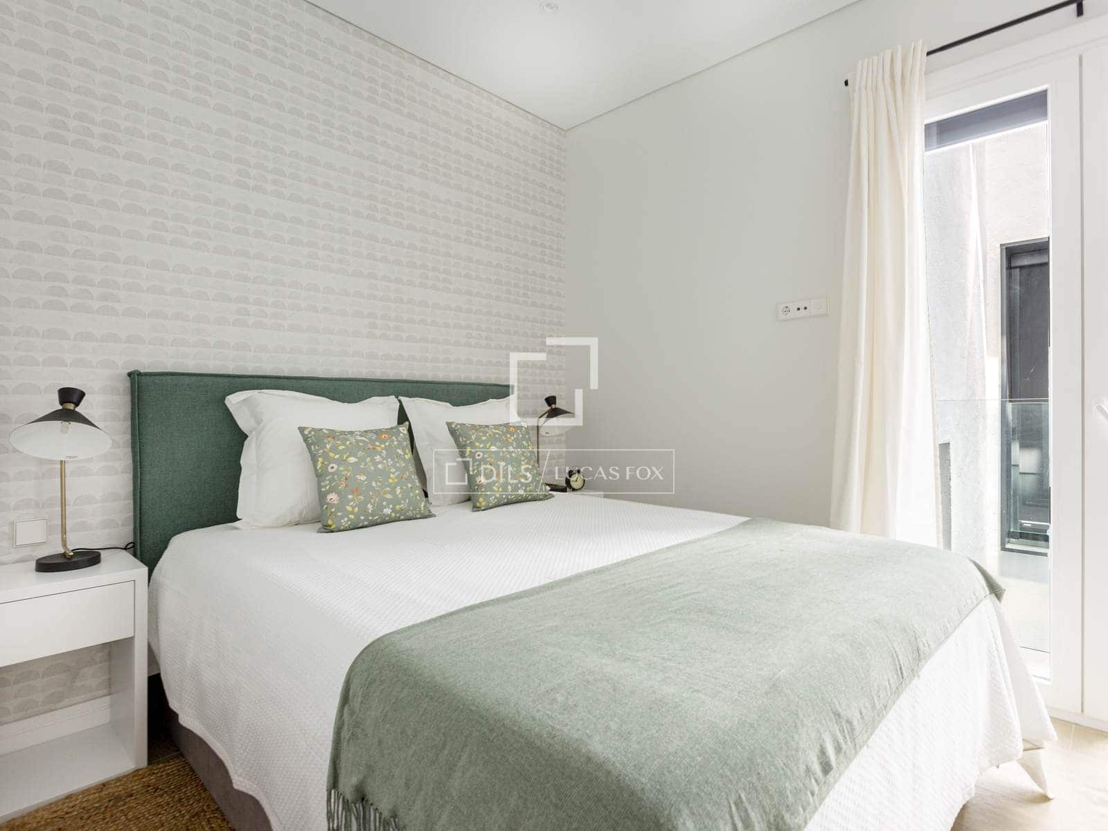 2 slaapkamer Appartement te huur in Madrid stad - € 3.400 (Ref: 9848400)