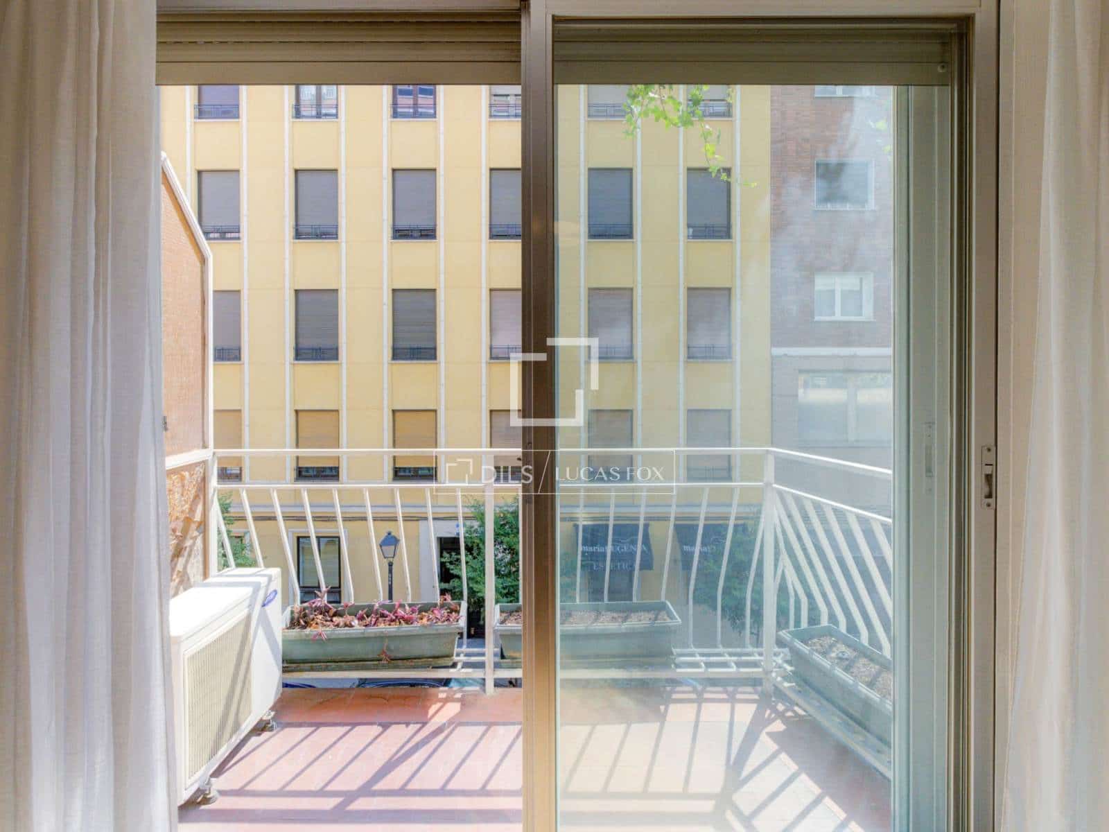 Apartamento para arrendar em Madrid cidade - 1 995 € (Ref: 9848402)