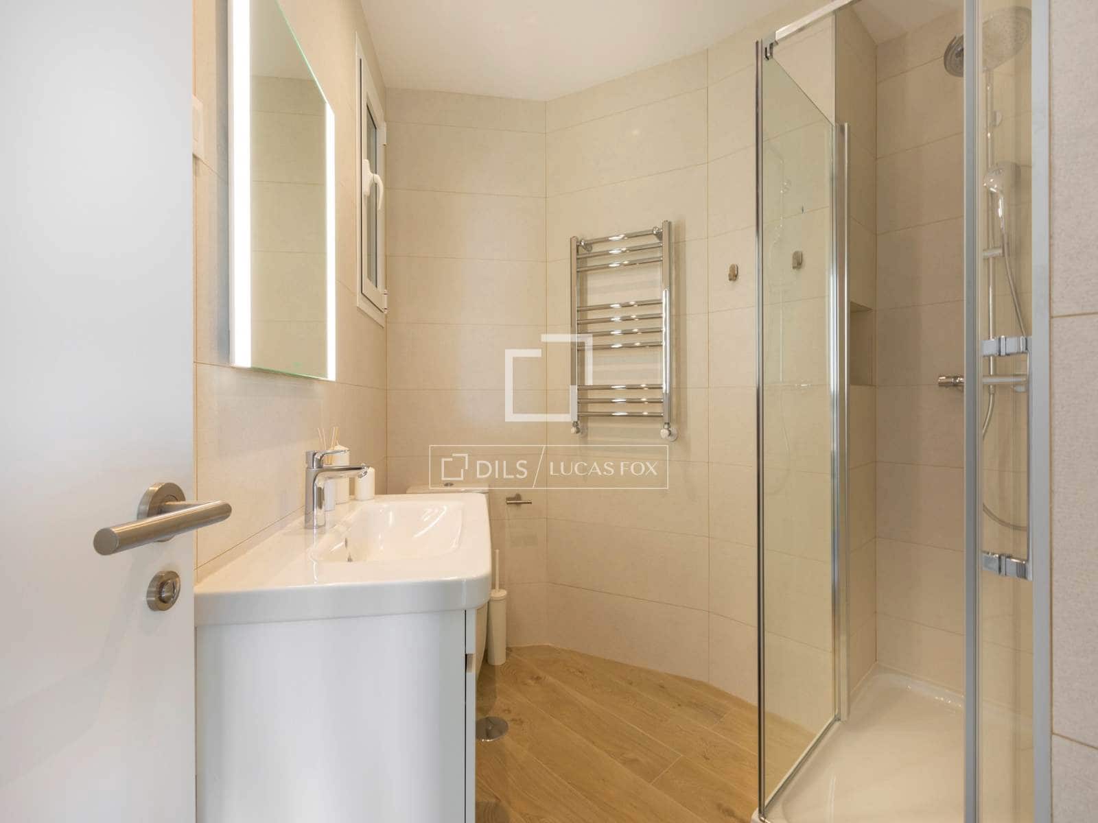 4 soveværelse Lejlighed til leje i Madrid by - € 3.150 (Ref: 9849825)