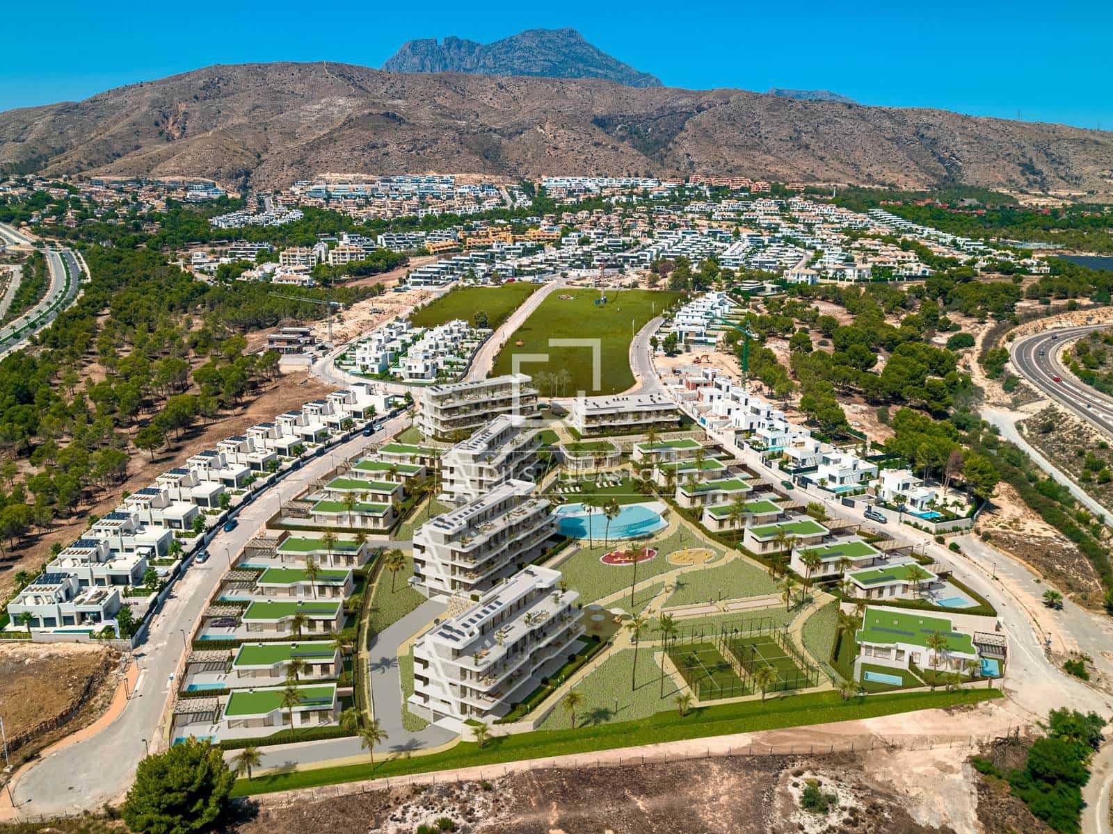2 bedroom Apartment for sale in Finestrat with pool garage - € 450,000 (Ref: 9850052)