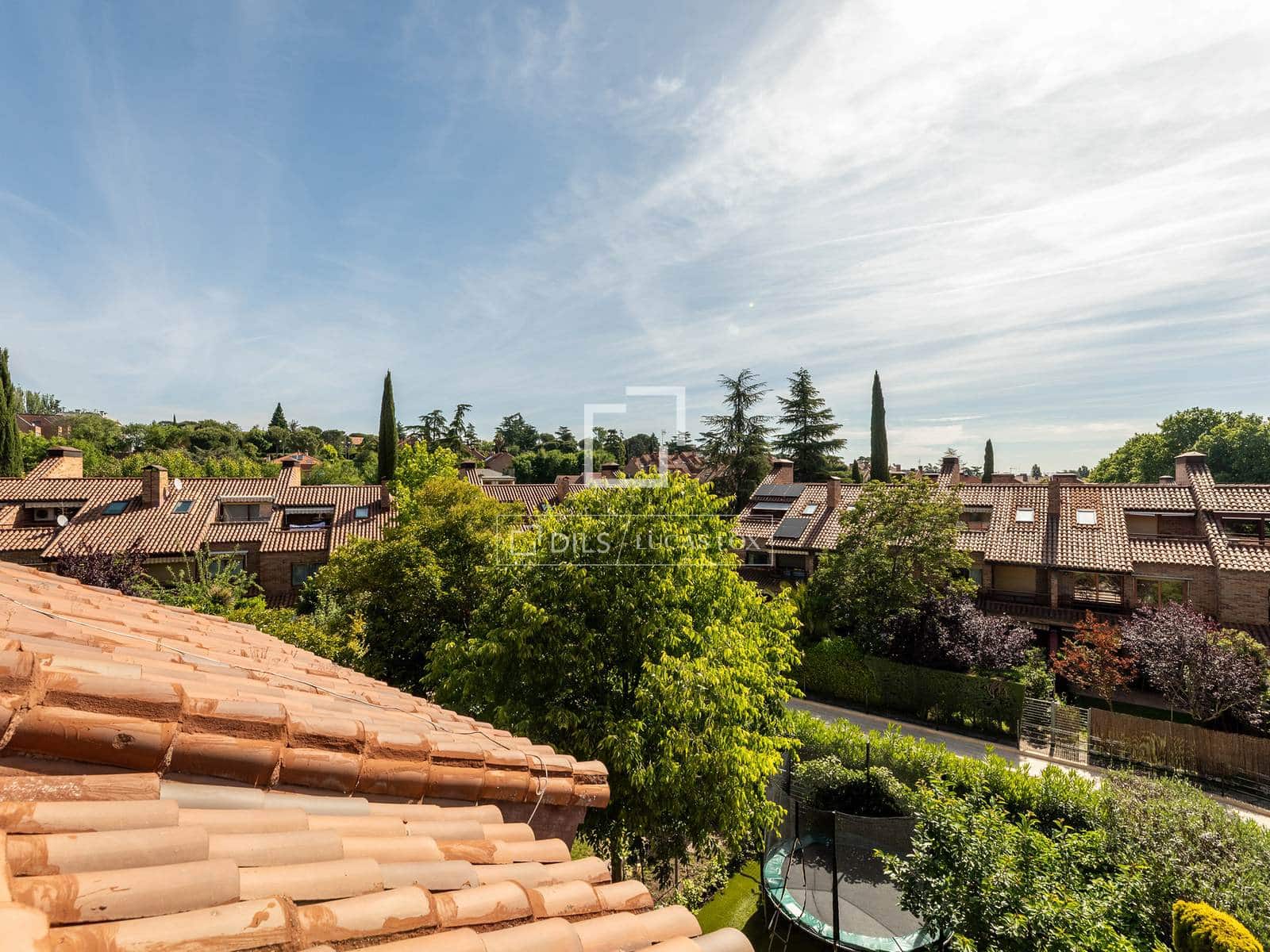 6 bedroom Villa for sale in Majadahonda with pool garage - € 1,150,000 (Ref: 9850053)