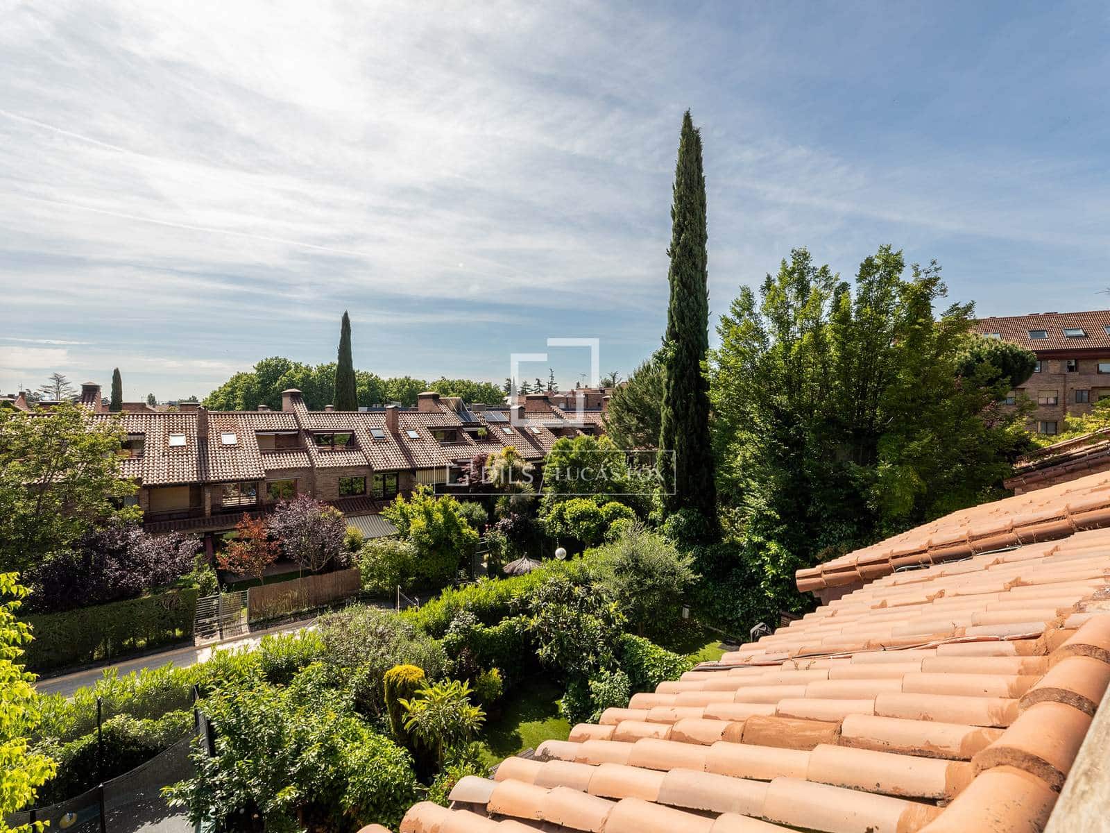 6 bedroom Villa for sale in Majadahonda with pool garage - € 1,150,000 (Ref: 9850053)