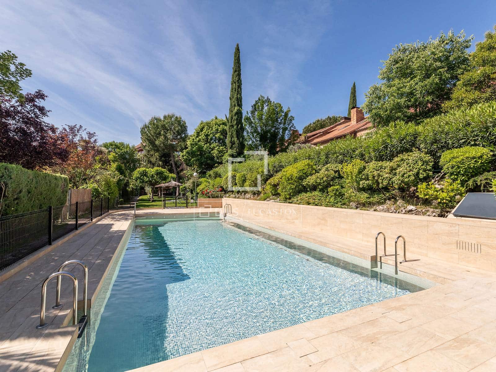 6 bedroom Villa for sale in Majadahonda with pool garage - € 1,150,000 (Ref: 9850053)