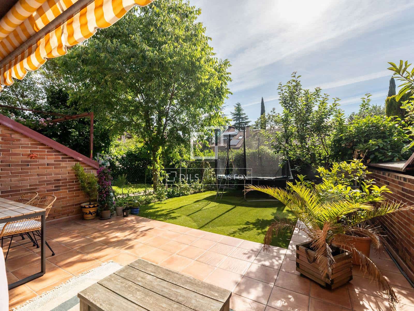 6 bedroom Villa for sale in Majadahonda with pool garage - € 1,150,000 (Ref: 9850053)