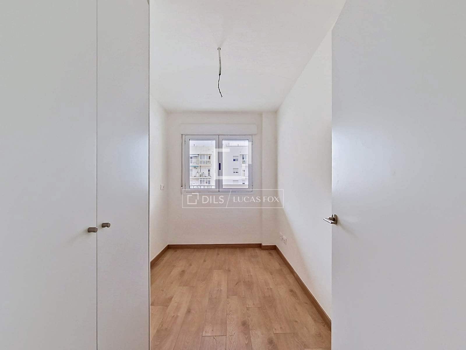 3 bedroom Apartment for sale in Vilanova i la Geltru with pool - € 410,000 (Ref: 9850056)
