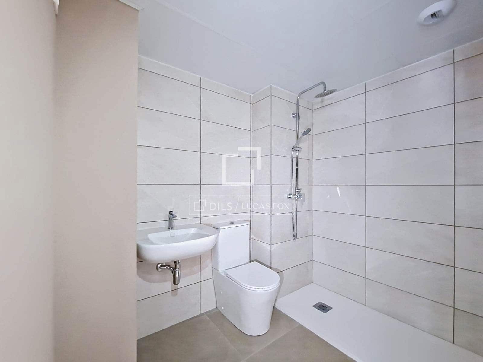 3 bedroom Apartment for sale in Vilanova i la Geltru with pool - € 410,000 (Ref: 9850056)