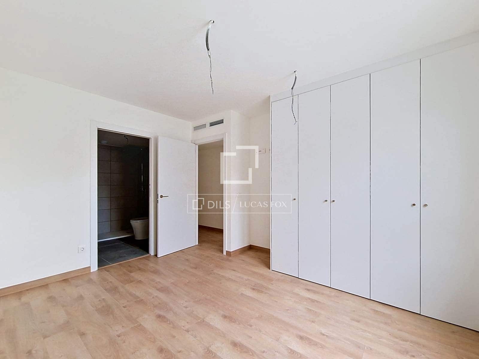 3 bedroom Apartment for sale in Vilanova i la Geltru with pool - € 410,000 (Ref: 9850056)