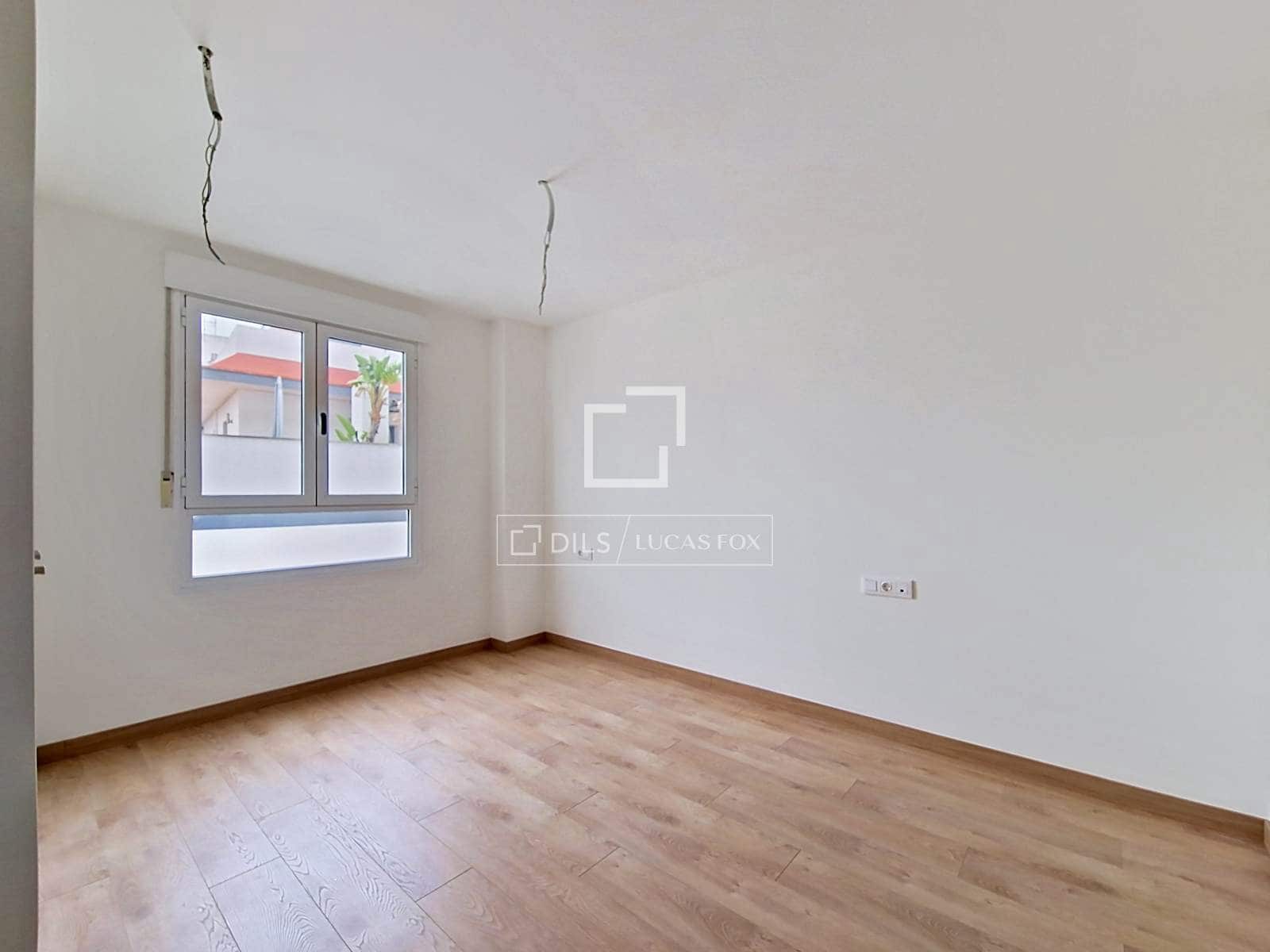 3 bedroom Apartment for sale in Vilanova i la Geltru with pool - € 410,000 (Ref: 9850056)
