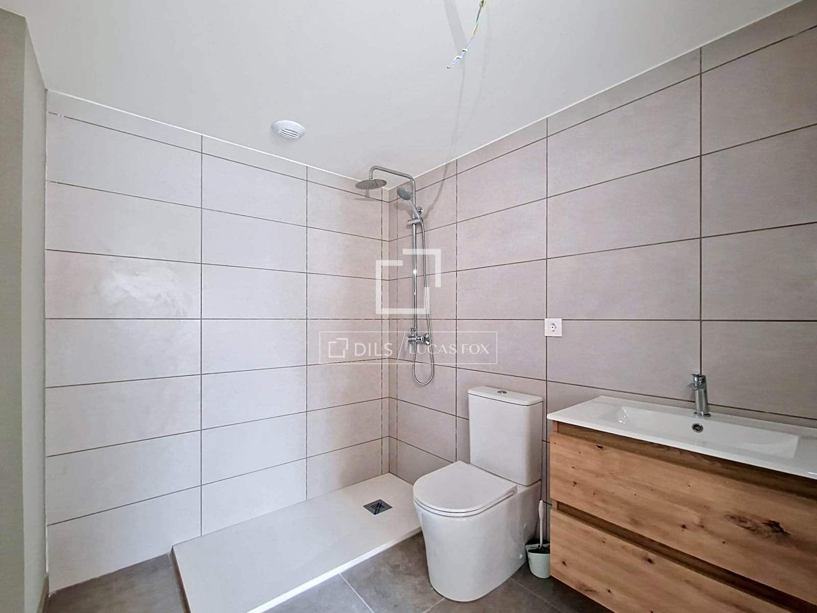 3 bedroom Apartment for sale in Vilanova i la Geltru with pool - € 410,000 (Ref: 9850056)
