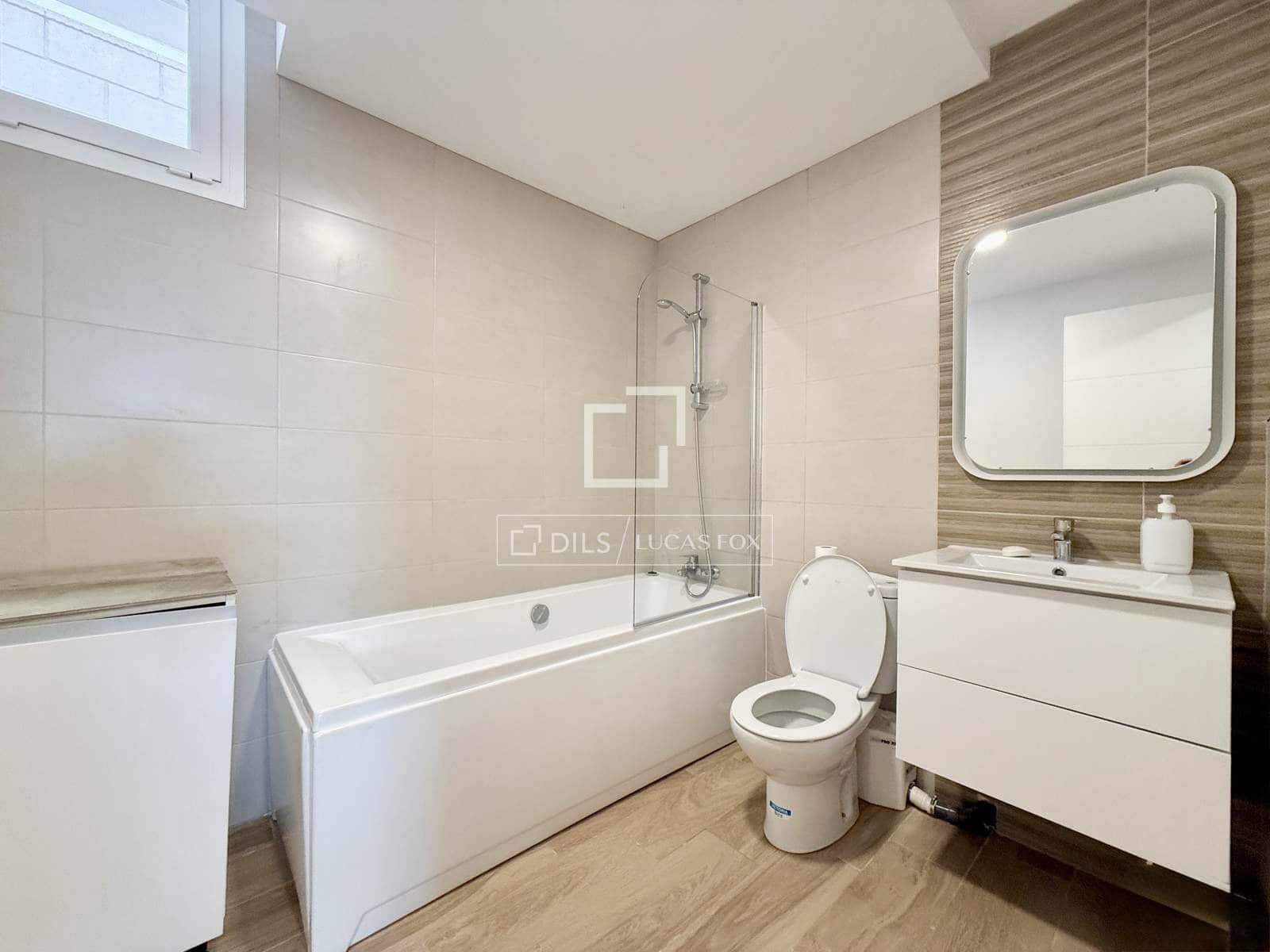 6 bedroom Villa for rent in Gran Alacant with pool garage - € 3,900 (Ref: 9850057)