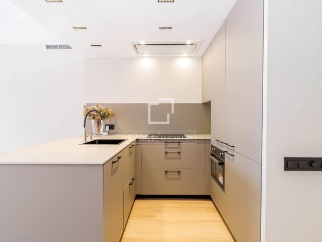 3 soveværelse Lejlighed til salg i Barcelona by med garage - € 950.000 (Ref: 9850059)