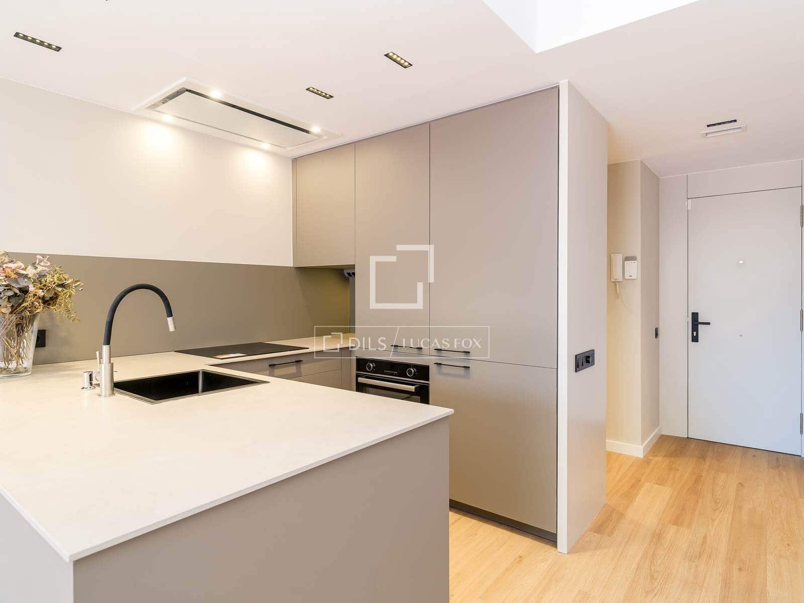 3 soveværelse Lejlighed til salg i Barcelona by med garage - € 950.000 (Ref: 9850059)