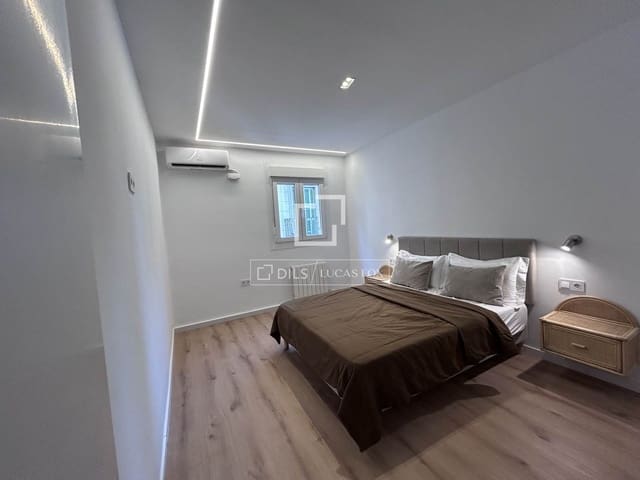 2 bedroom Apartment for sale in Barcelona city - € 590,000 (Ref: 9850457)