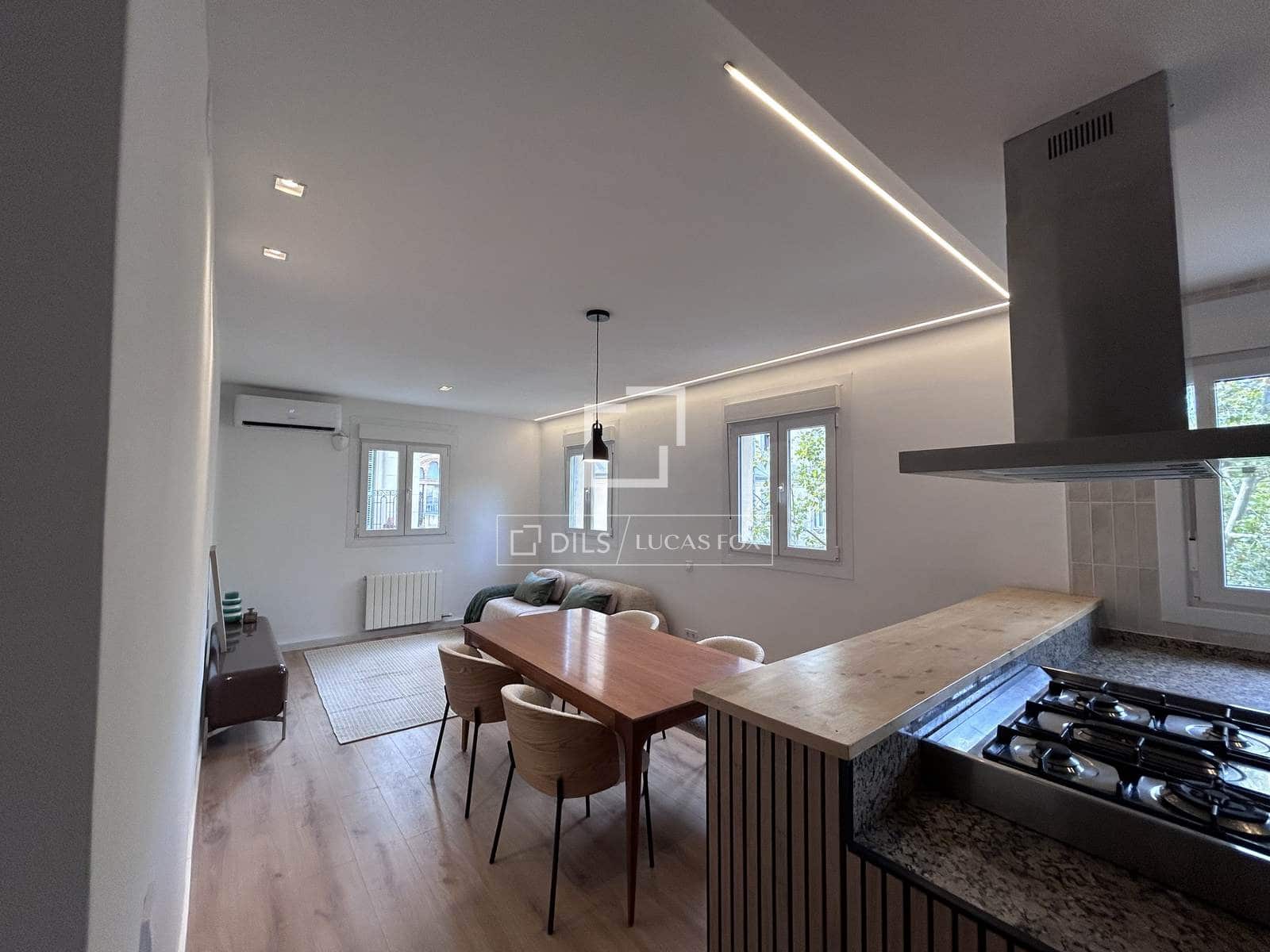 2 bedroom Apartment for sale in Barcelona city - € 590,000 (Ref: 9850457)