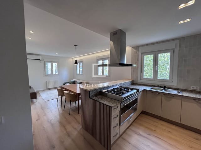 2 bedroom Apartment for sale in Barcelona city - € 590,000 (Ref: 9850457)