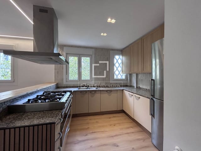 2 bedroom Apartment for sale in Barcelona city - € 590,000 (Ref: 9850457)