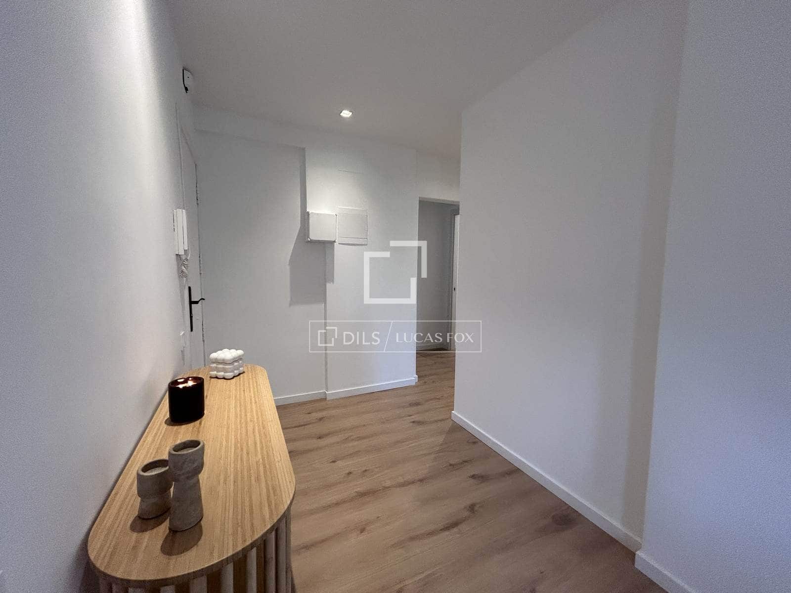 2 bedroom Apartment for sale in Barcelona city - € 590,000 (Ref: 9850457)