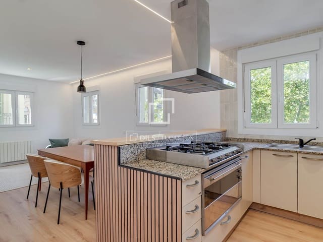 2 bedroom Apartment for sale in Barcelona city - € 549,000 (Ref: 9850457)