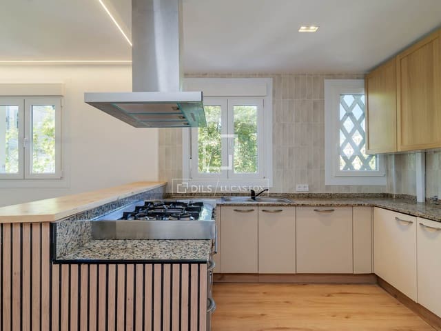 2 bedroom Apartment for sale in Barcelona city - € 549,000 (Ref: 9850457)