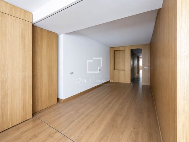 2 soveværelse Lejlighed til salg i Recoletos, Madrid by med garage - € 1.590.000 (Ref: 9850458)