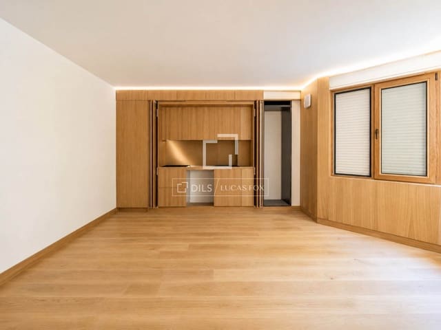 2 soveværelse Lejlighed til salg i Recoletos, Madrid by med garage - € 1.590.000 (Ref: 9850458)