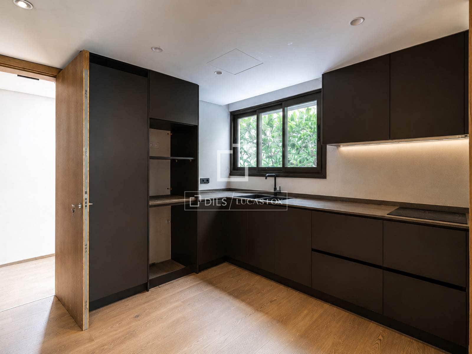 1 sypialnia Apartament na sprzedaż w Miasto Madryt z garażem - 1 480 000 € (Ref: 9850459)