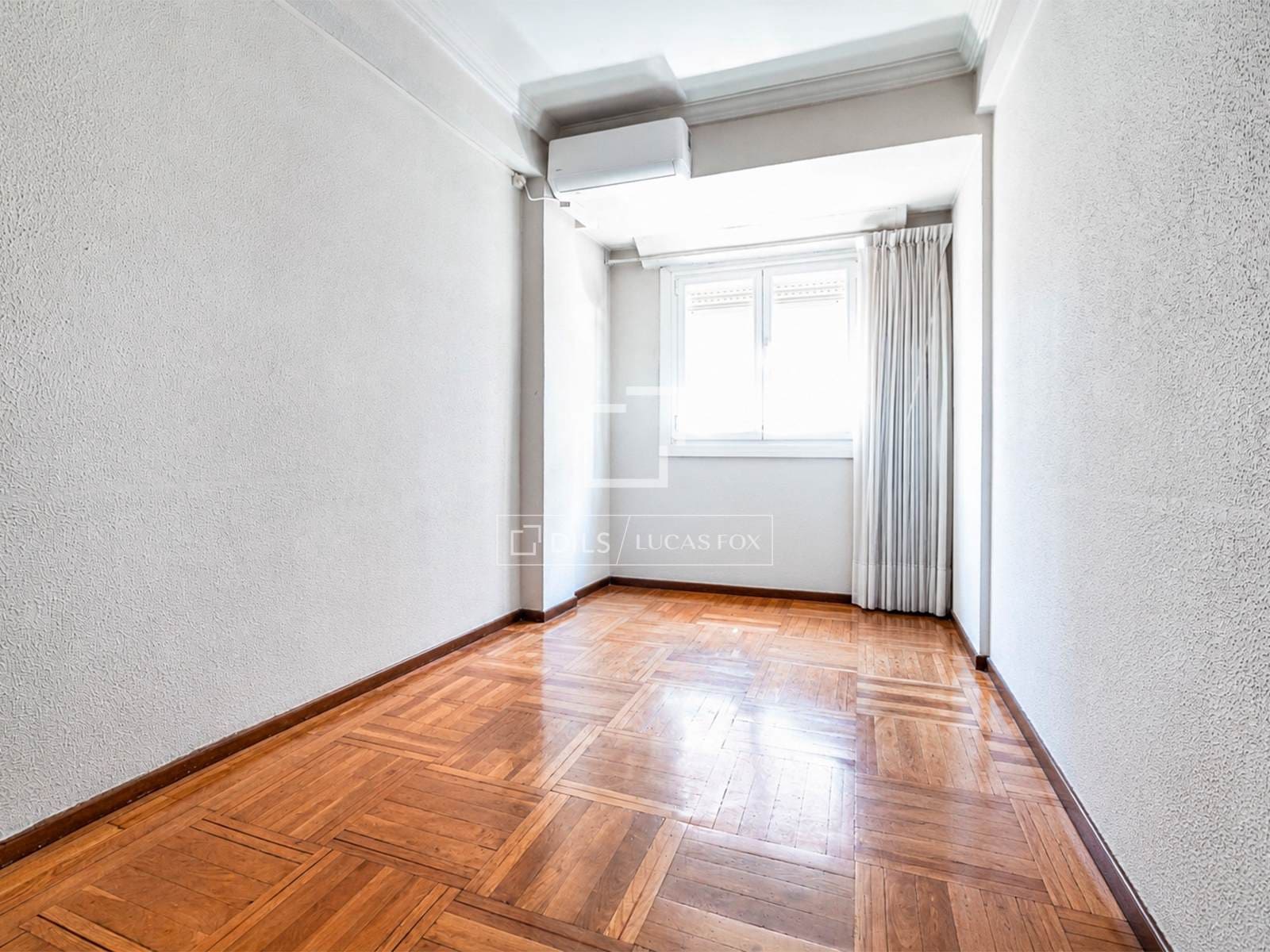Apartamento de 4 habitaciones en Madrid ciudad en venta - 799.000 € (Ref: 9850563)