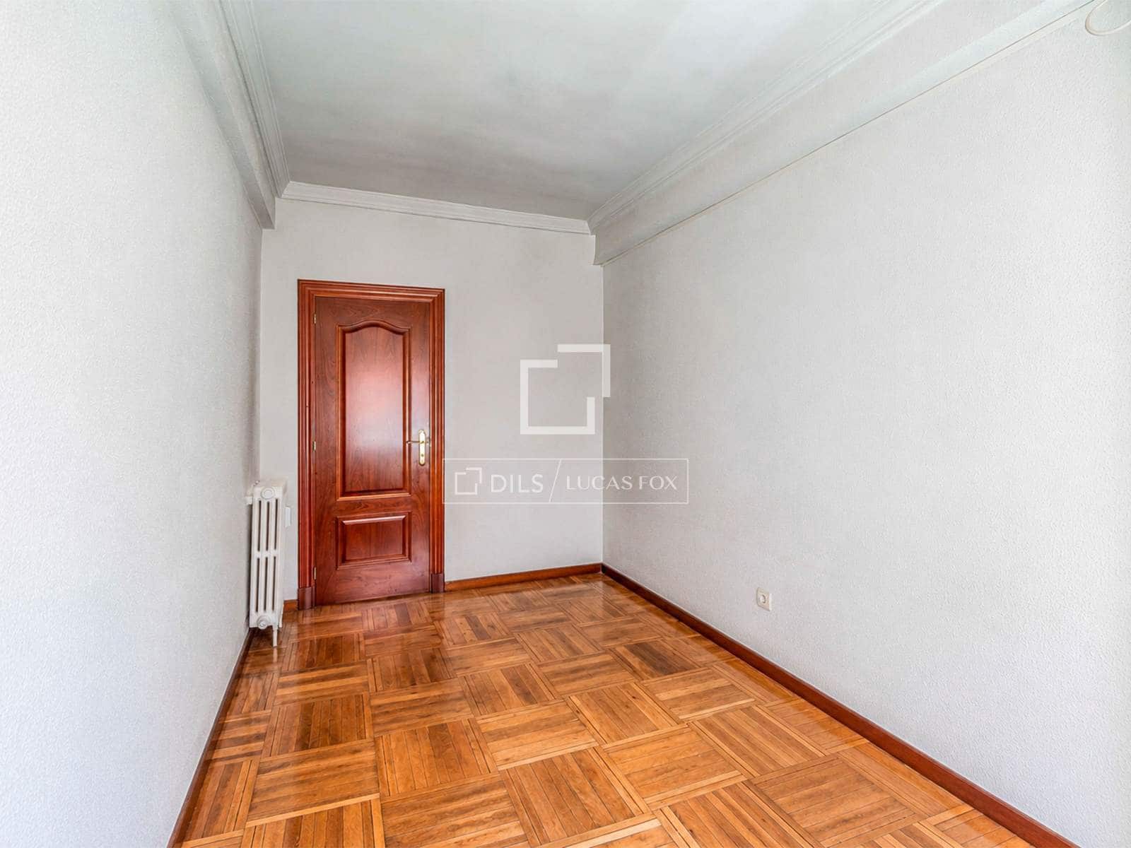 Apartamento de 4 habitaciones en Madrid ciudad en venta - 799.000 € (Ref: 9850563)