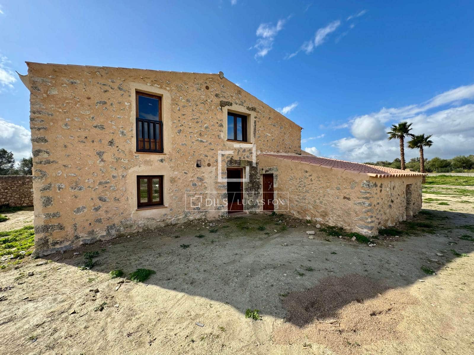 4 bedroom Finca/Country House for sale in Llubi - € 600,000 (Ref: 9850566)
