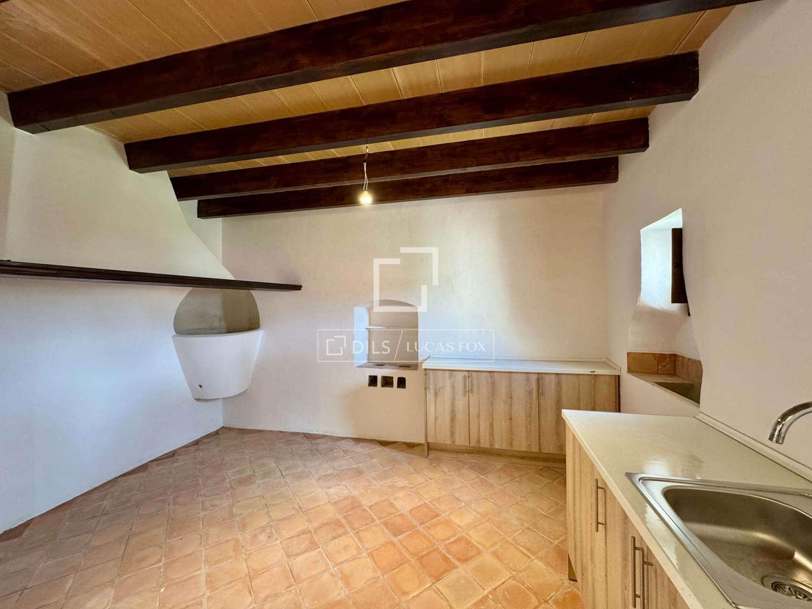 4 bedroom Finca/Country House for sale in Llubi - € 600,000 (Ref: 9850566)