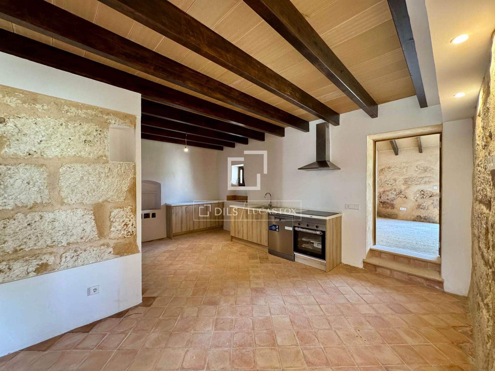4 bedroom Finca/Country House for sale in Llubi - € 600,000 (Ref: 9850566)