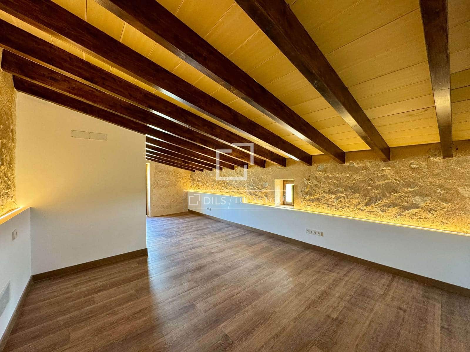 4 bedroom Finca/Country House for sale in Llubi - € 600,000 (Ref: 9850566)