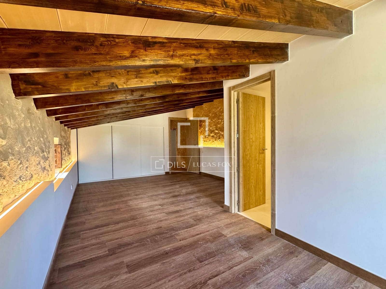 4 bedroom Finca/Country House for sale in Llubi - € 600,000 (Ref: 9850566)