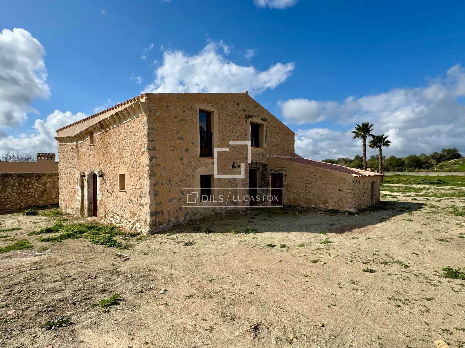 4 bedroom Finca/Country House for sale in Llubi - € 600,000 (Ref: 9850566)
