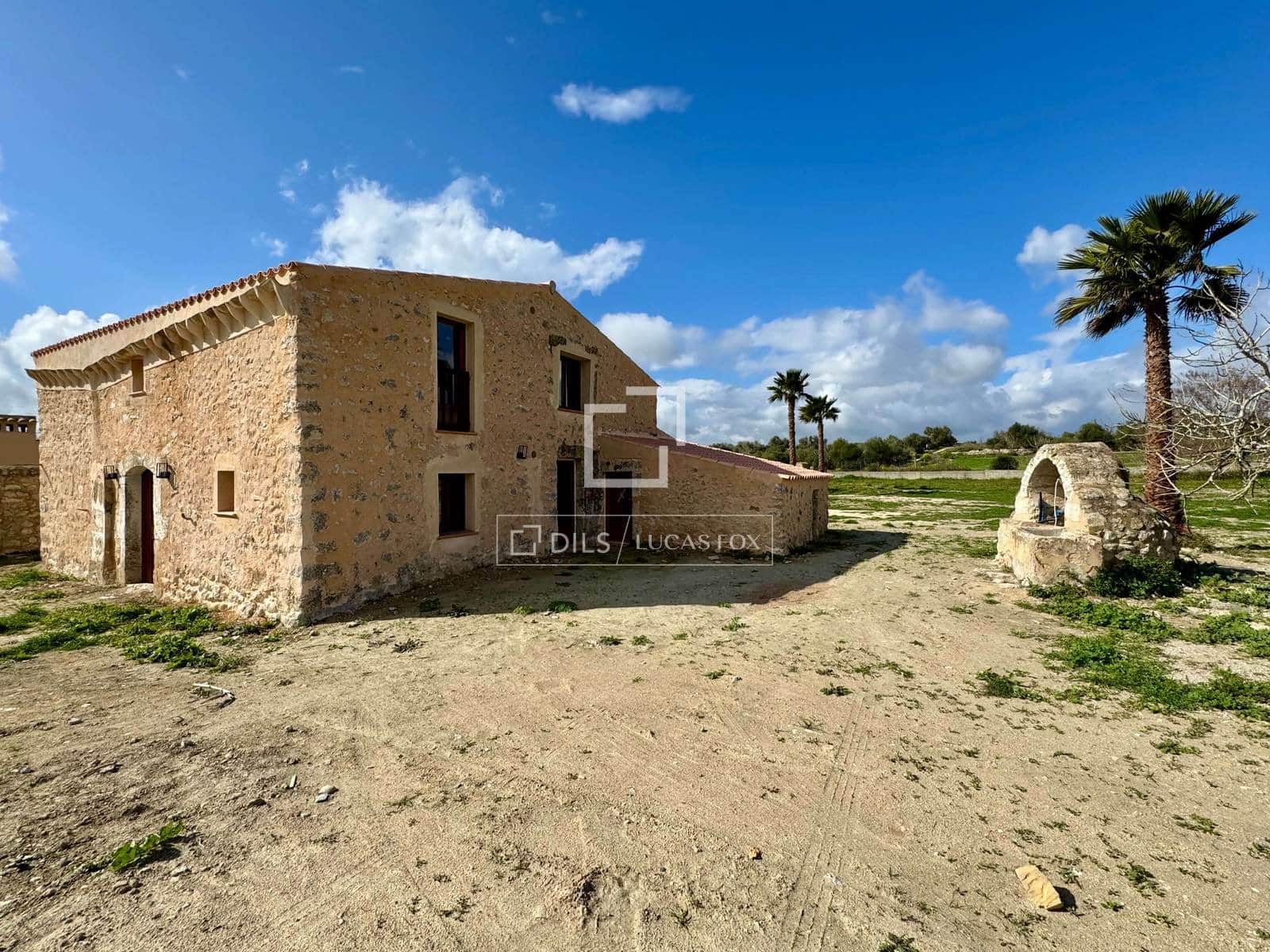 4 bedroom Finca/Country House for sale in Llubi - € 600,000 (Ref: 9850566)