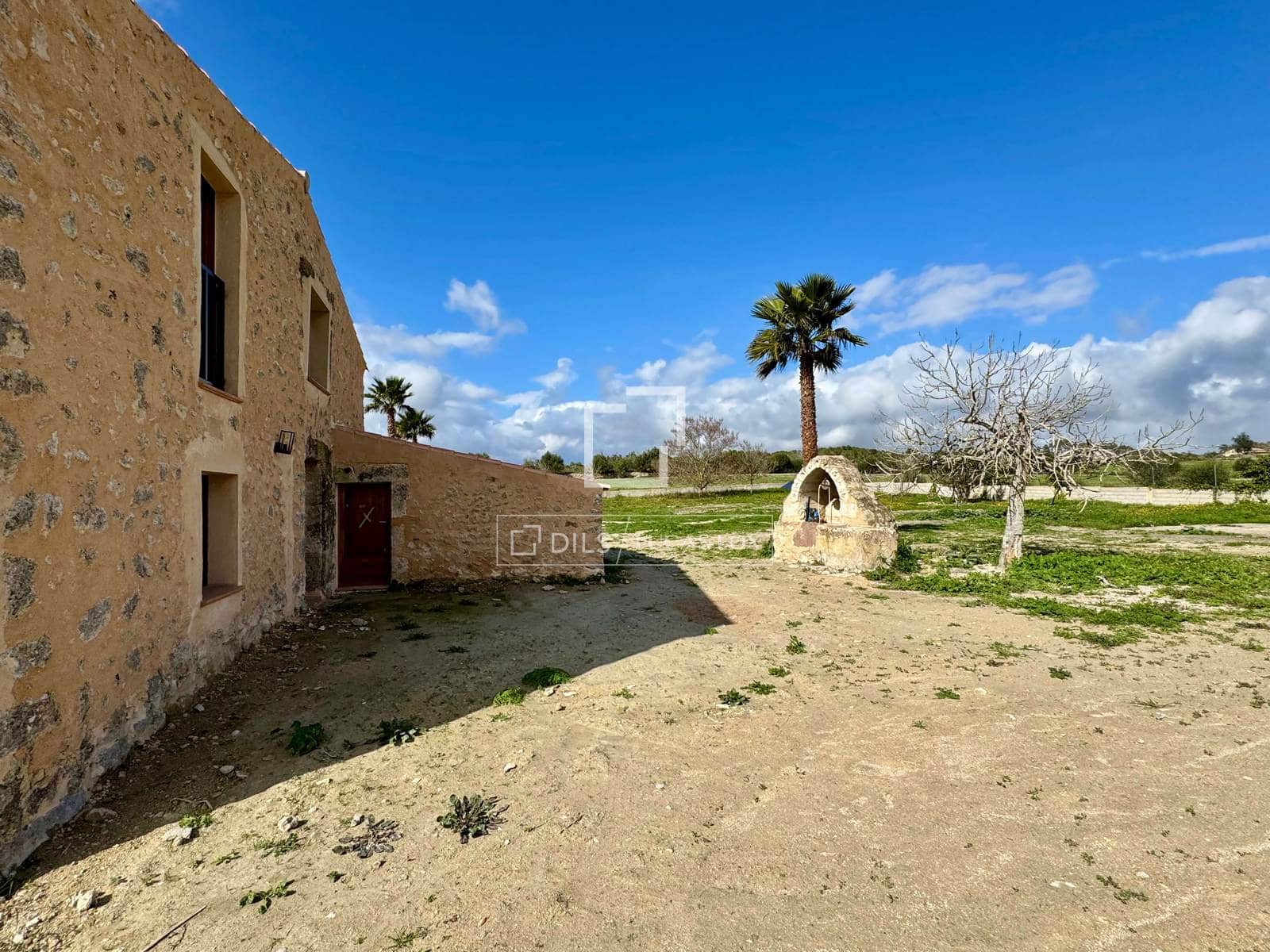 4 bedroom Finca/Country House for sale in Llubi - € 600,000 (Ref: 9850566)