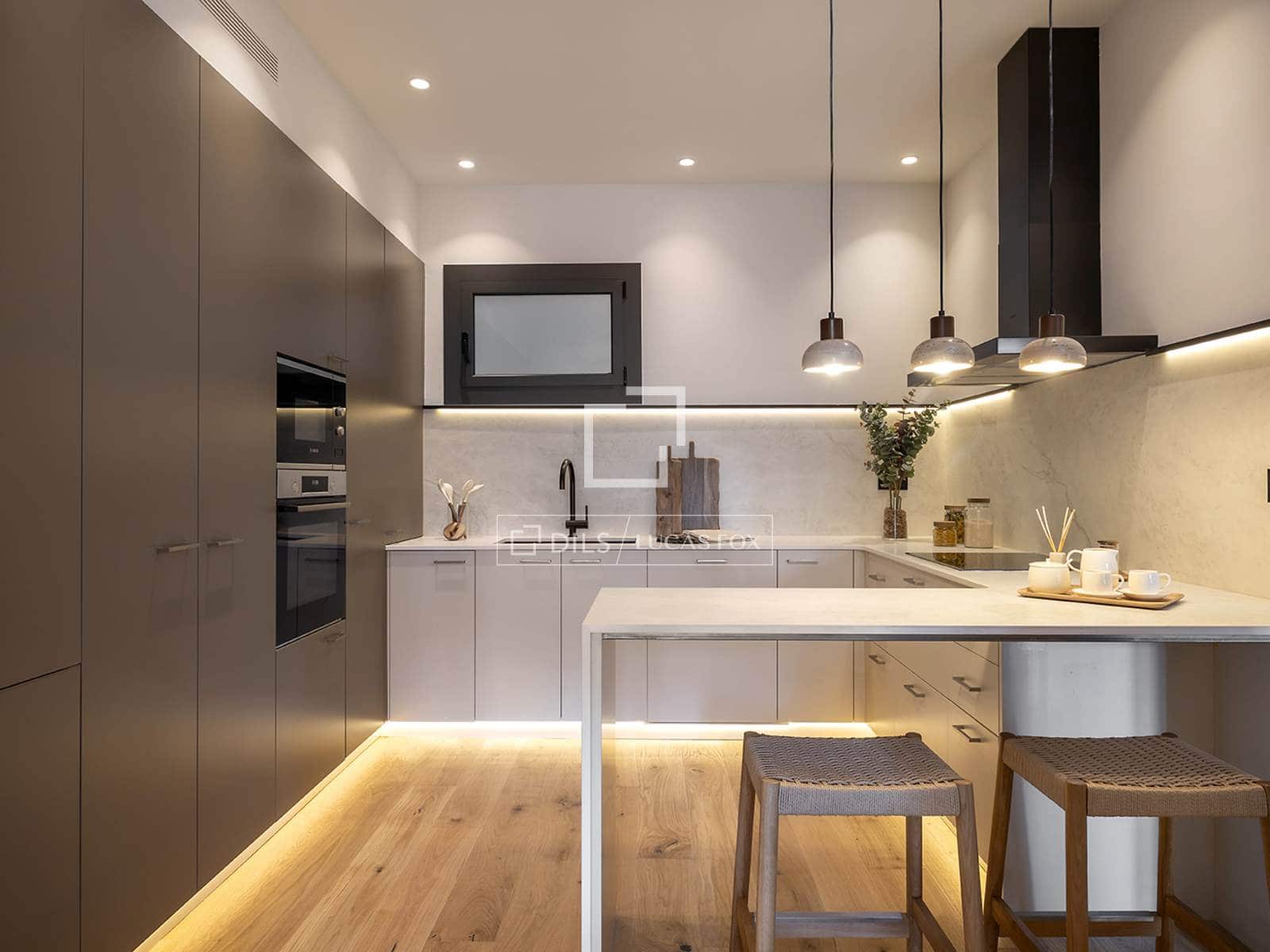 4 soveværelse Lejlighed til salg i Barcelona by - € 1.390.000 (Ref: 9850567)