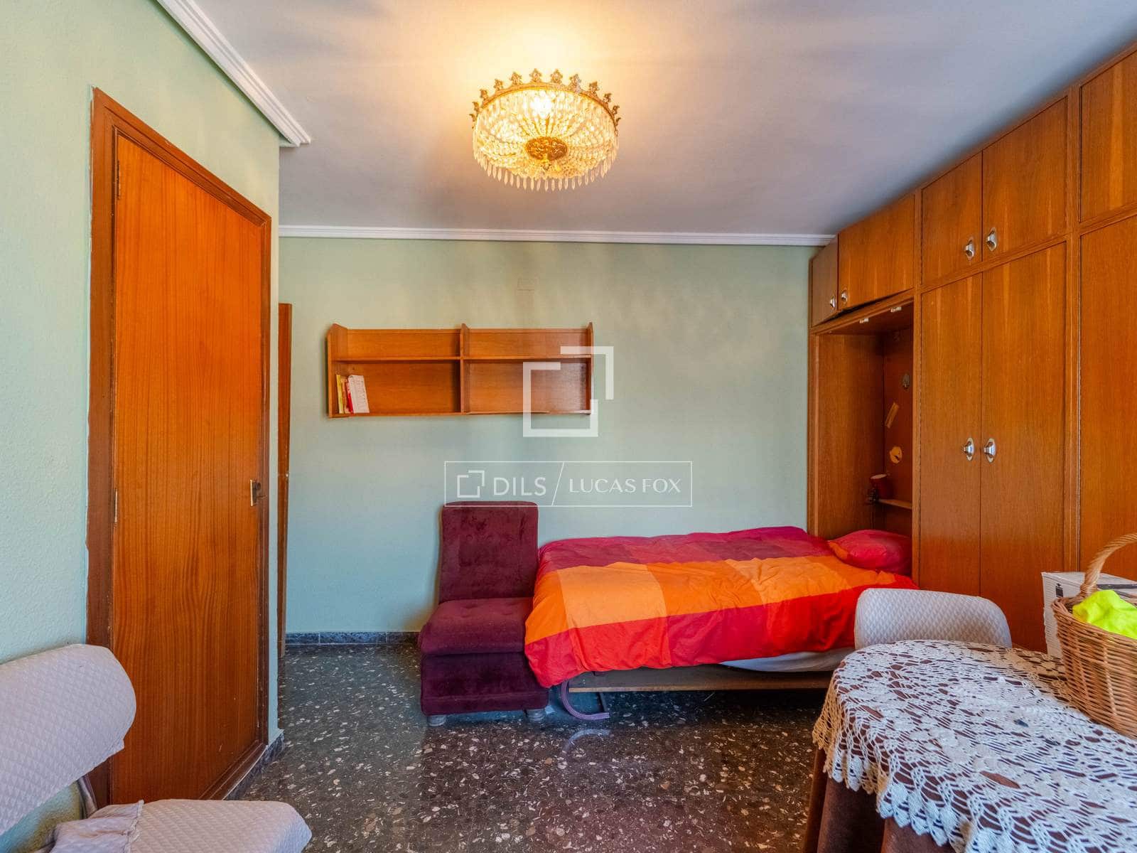4 bedroom Apartment for sale in Valencia city - € 550,000 (Ref: 9852083)