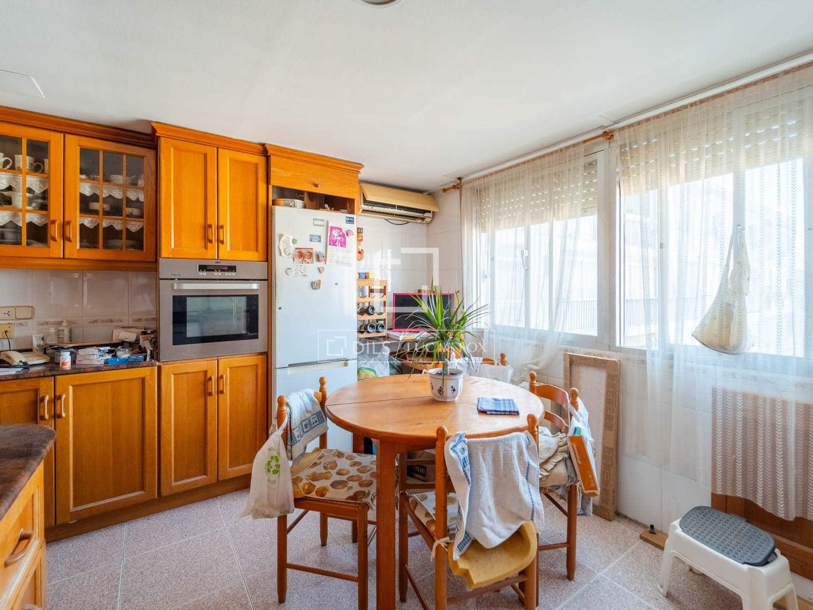 4 bedroom Apartment for sale in Valencia city - € 550,000 (Ref: 9852083)