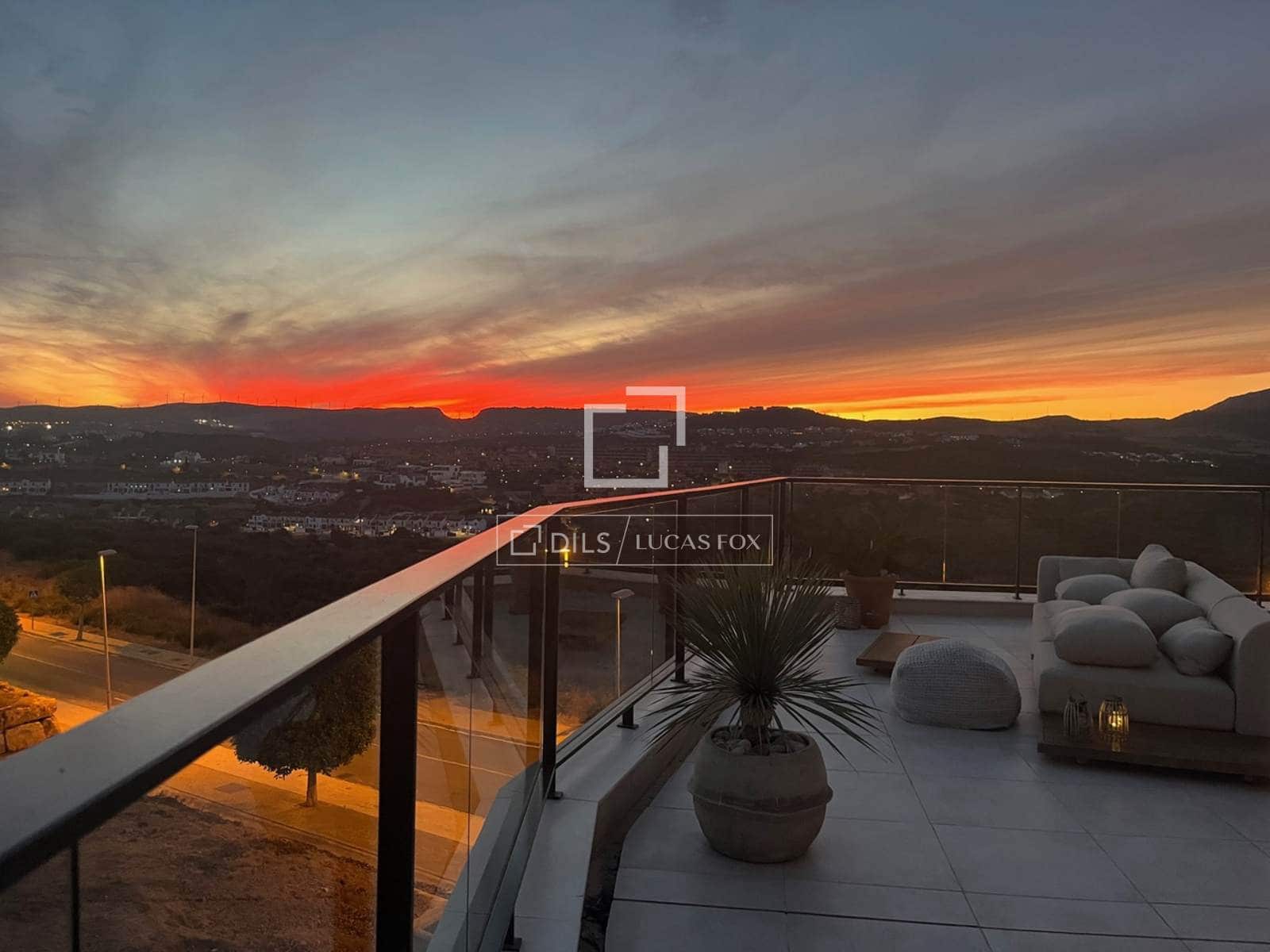2 soverom Leilighet til salgs i Casares med svømmebasseng garasje - € 739 000 (Ref: 9852998)