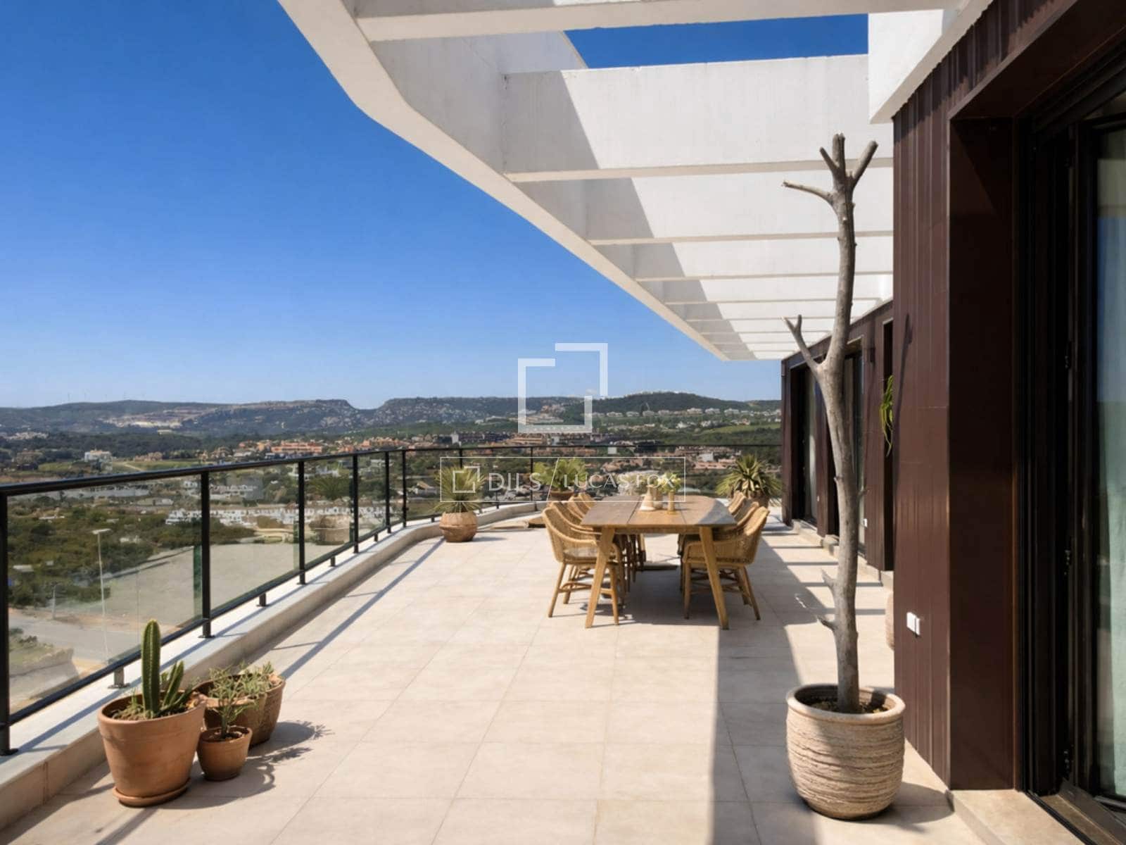 2 soverom Leilighet til salgs i Casares med svømmebasseng garasje - € 739 000 (Ref: 9852998)