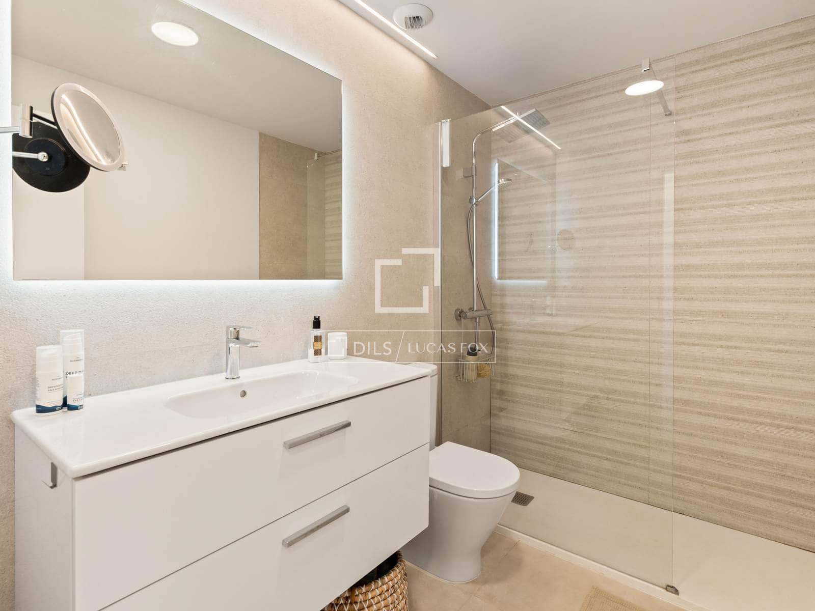 2 soverom Leilighet til salgs i Casares med svømmebasseng garasje - € 739 000 (Ref: 9852998)