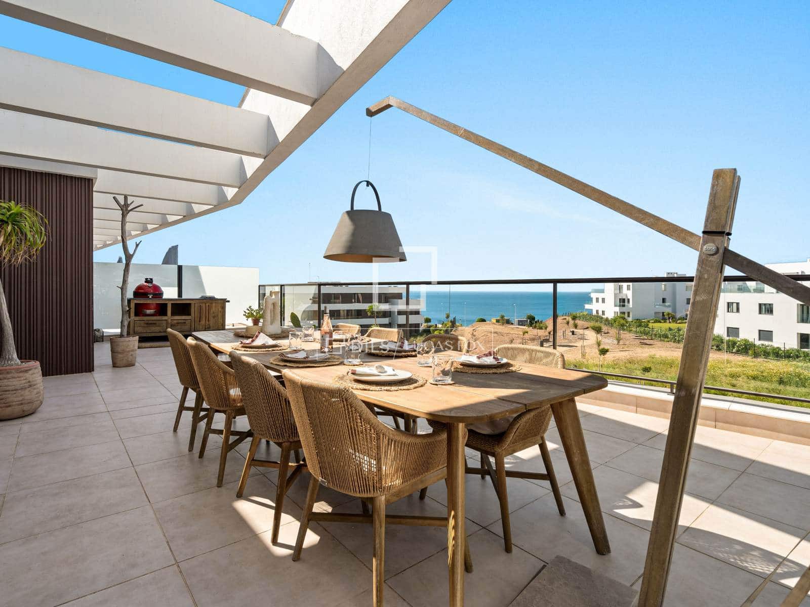 2 soverom Leilighet til salgs i Casares med svømmebasseng garasje - € 739 000 (Ref: 9852998)
