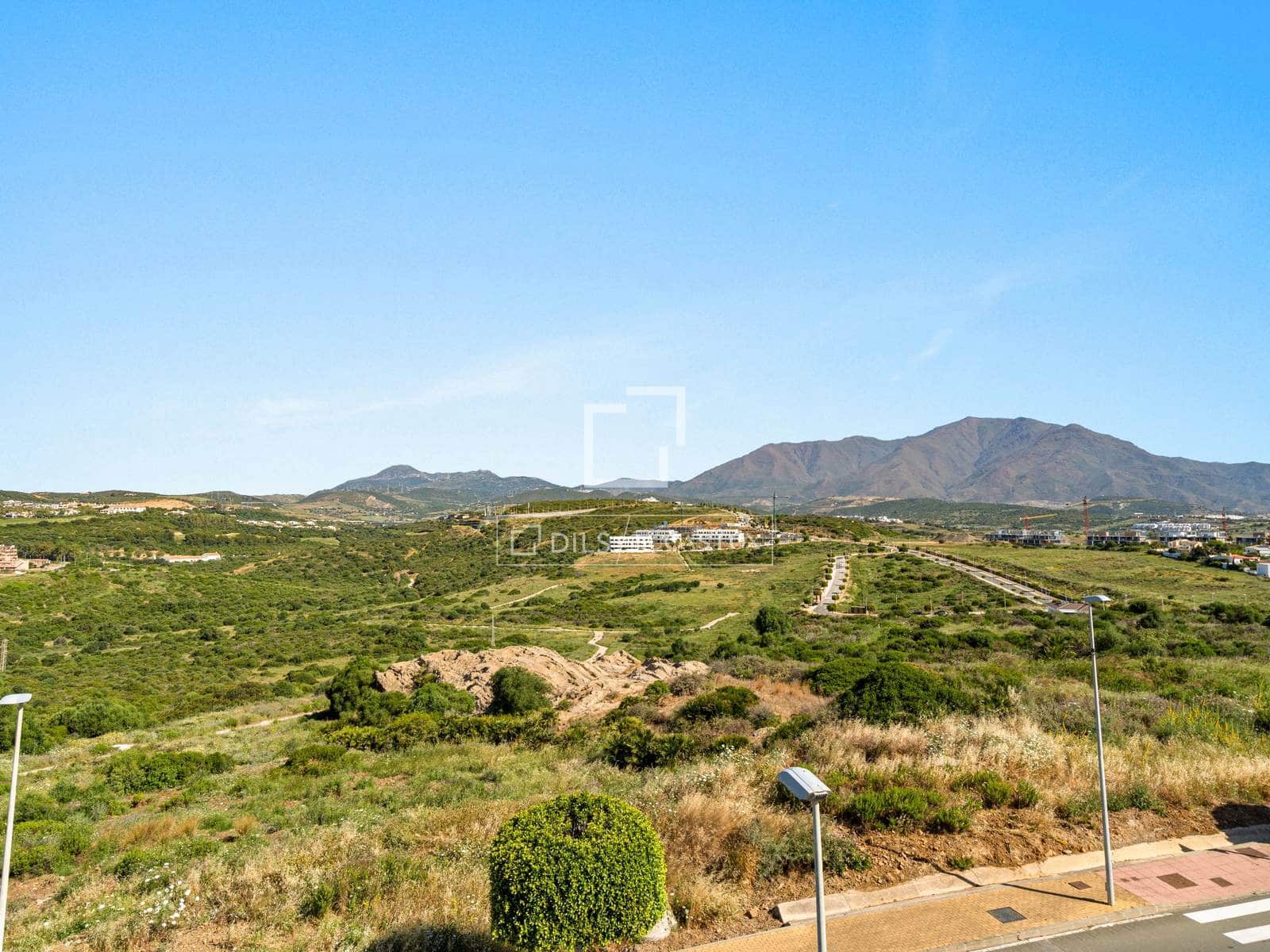 2 soverom Leilighet til salgs i Casares med svømmebasseng garasje - € 739 000 (Ref: 9852998)