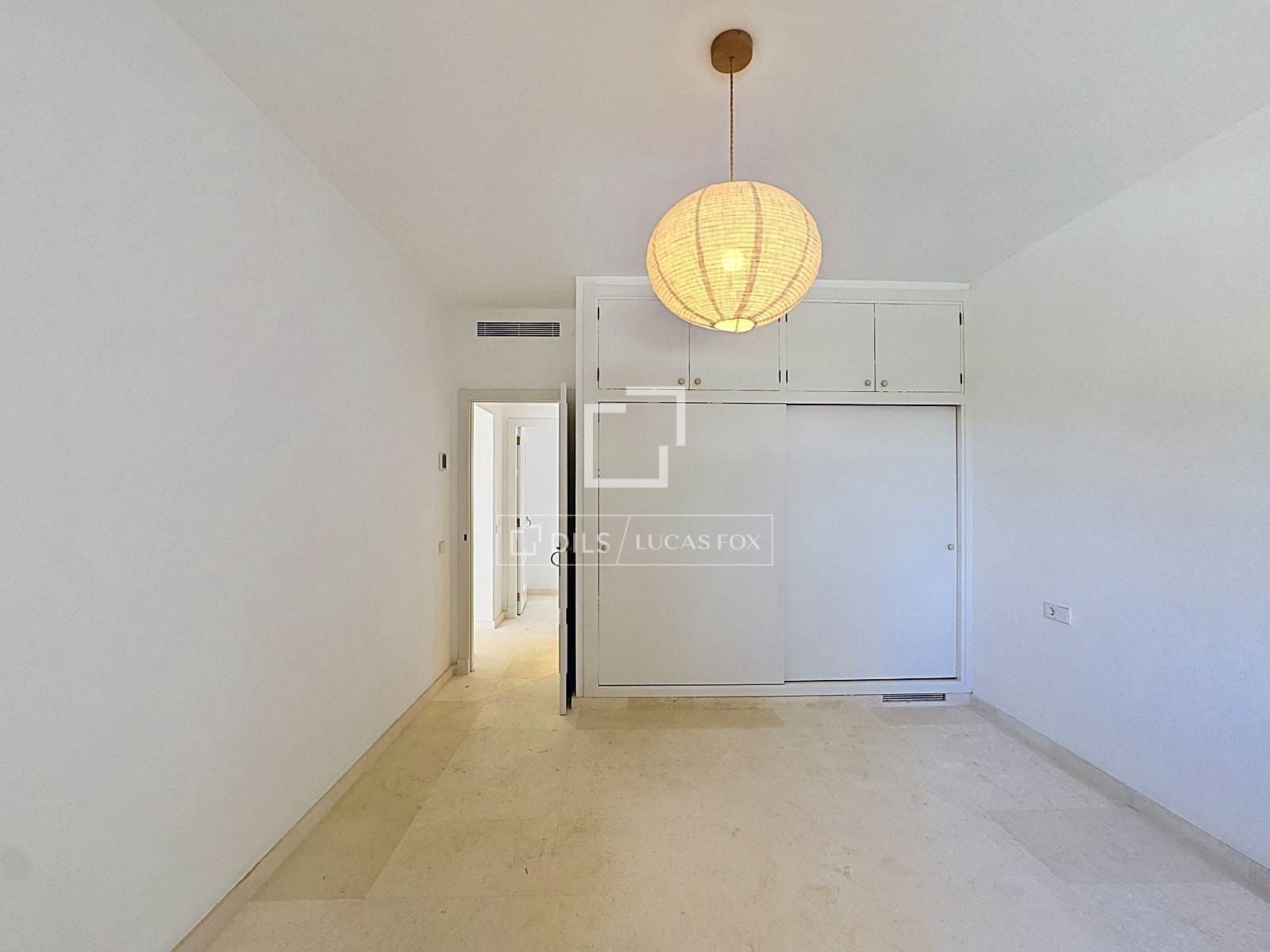 4 soveværelse Villa til salg i Es Castell med swimmingpool garage - € 1.195.000 (Ref: 9853000)