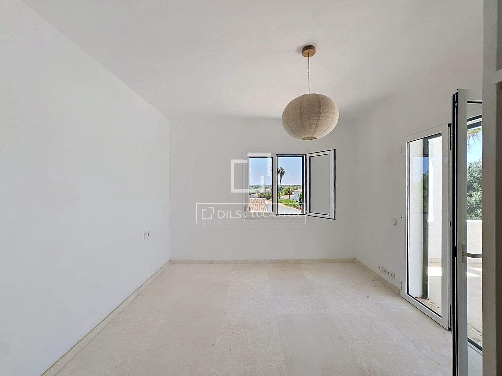 4 soveværelse Villa til salg i Es Castell med swimmingpool garage - € 1.195.000 (Ref: 9853000)
