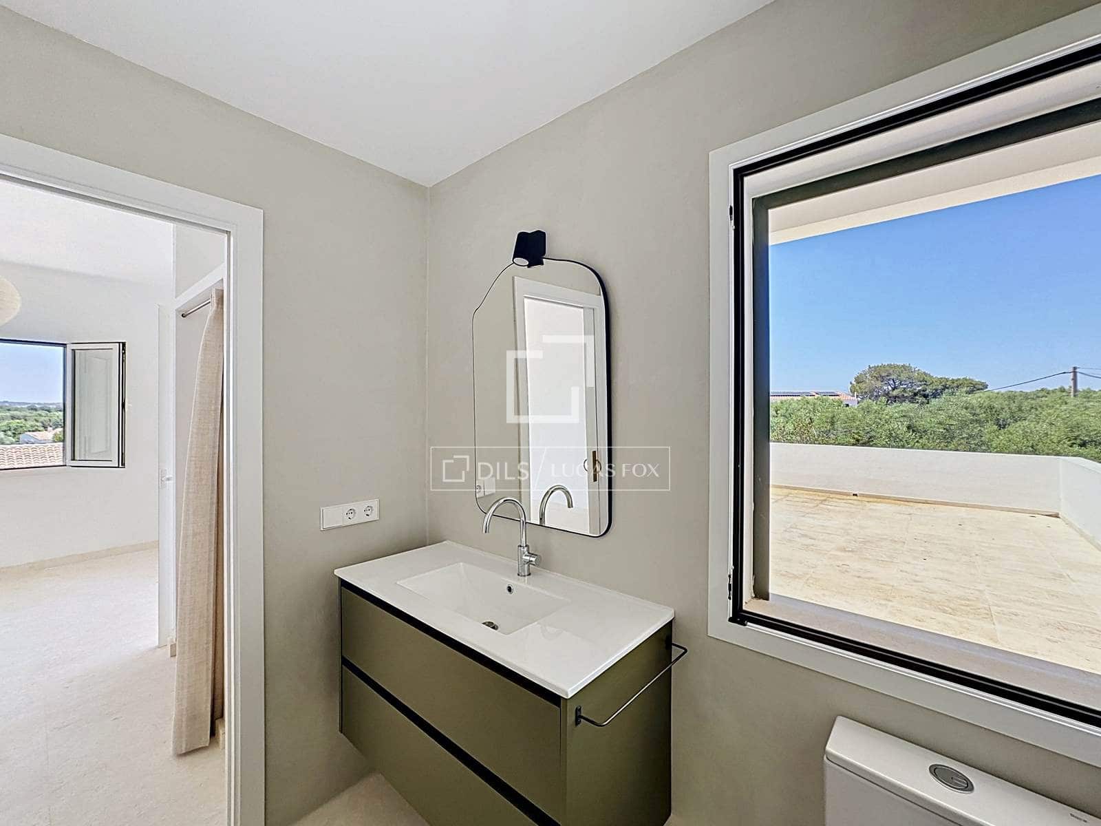 4 soveværelse Villa til salg i Es Castell med swimmingpool garage - € 1.195.000 (Ref: 9853000)