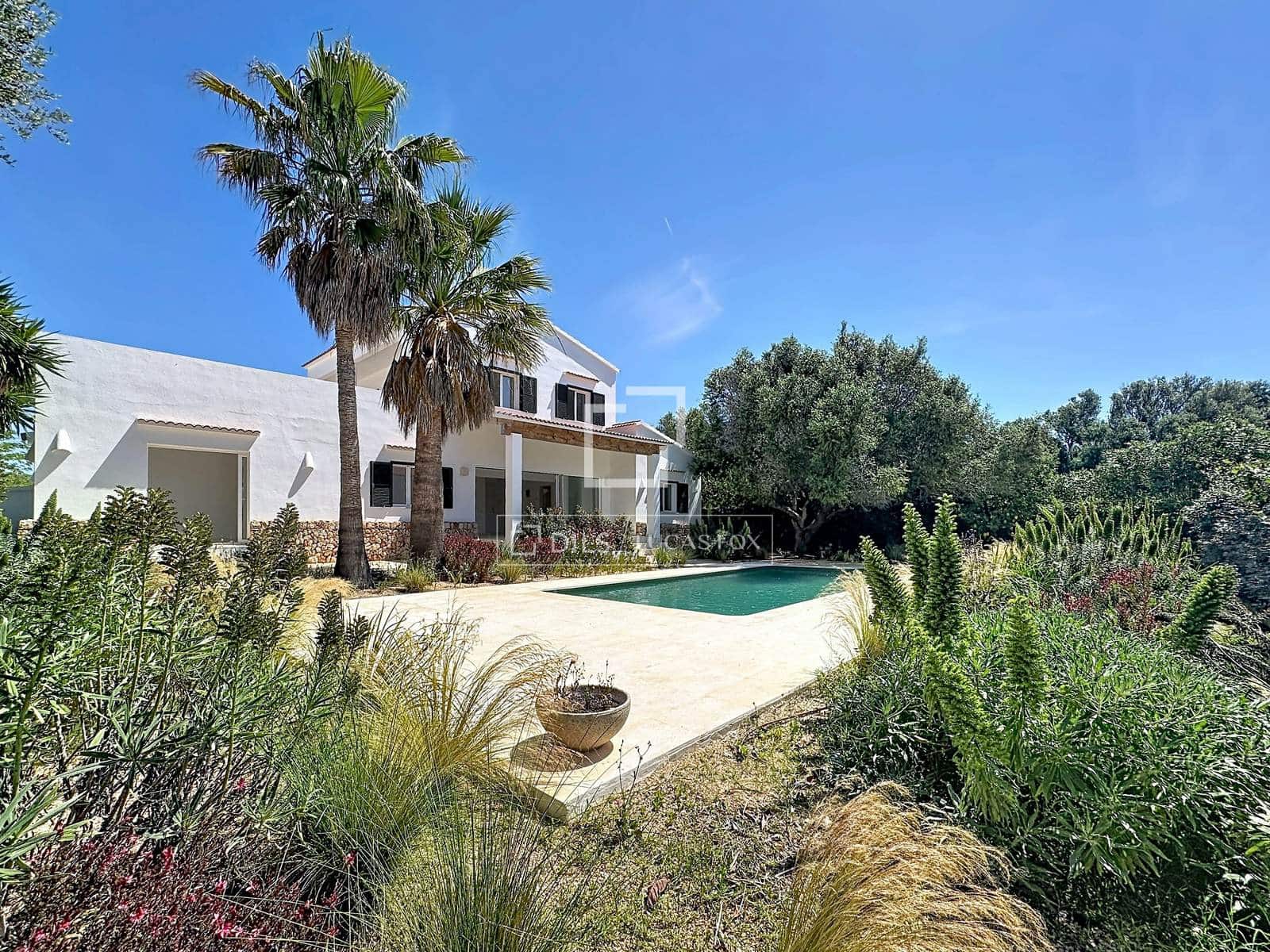 4 soveværelse Villa til salg i Es Castell med swimmingpool garage - € 1.195.000 (Ref: 9853000)