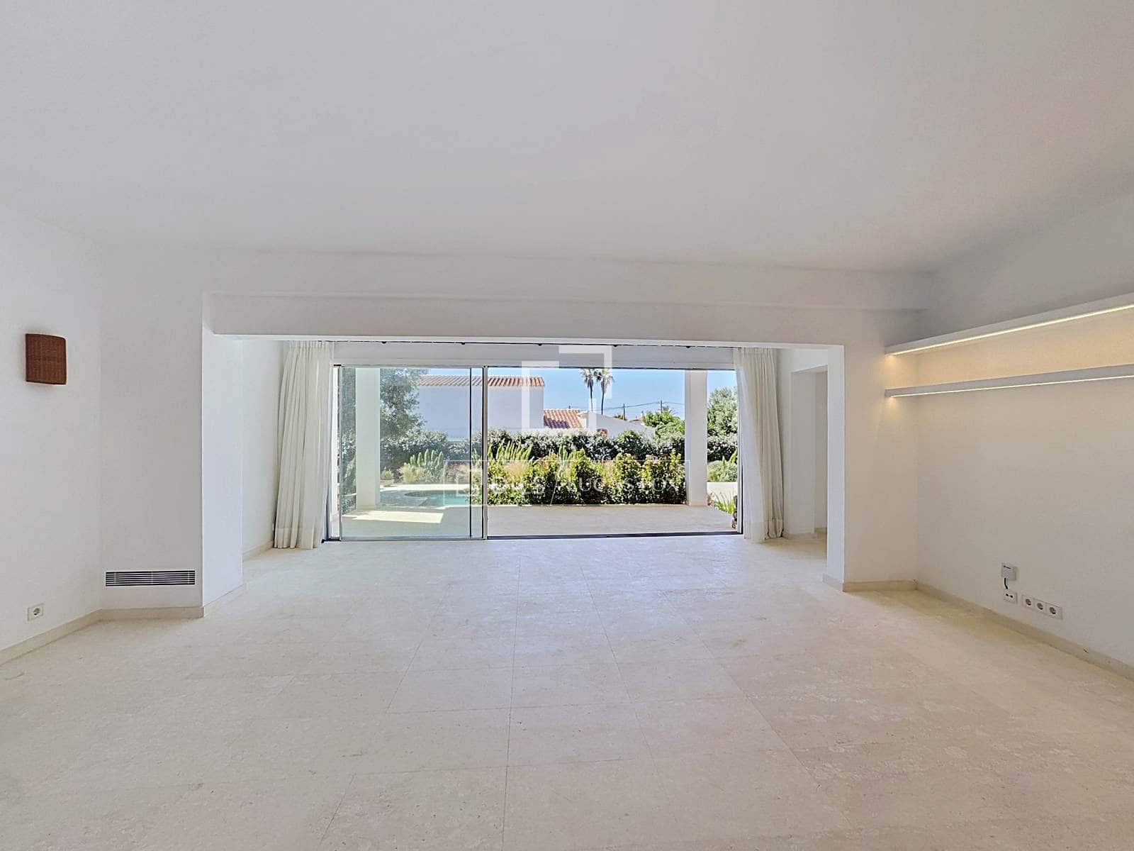 4 soveværelse Villa til salg i Es Castell med swimmingpool garage - € 1.195.000 (Ref: 9853000)